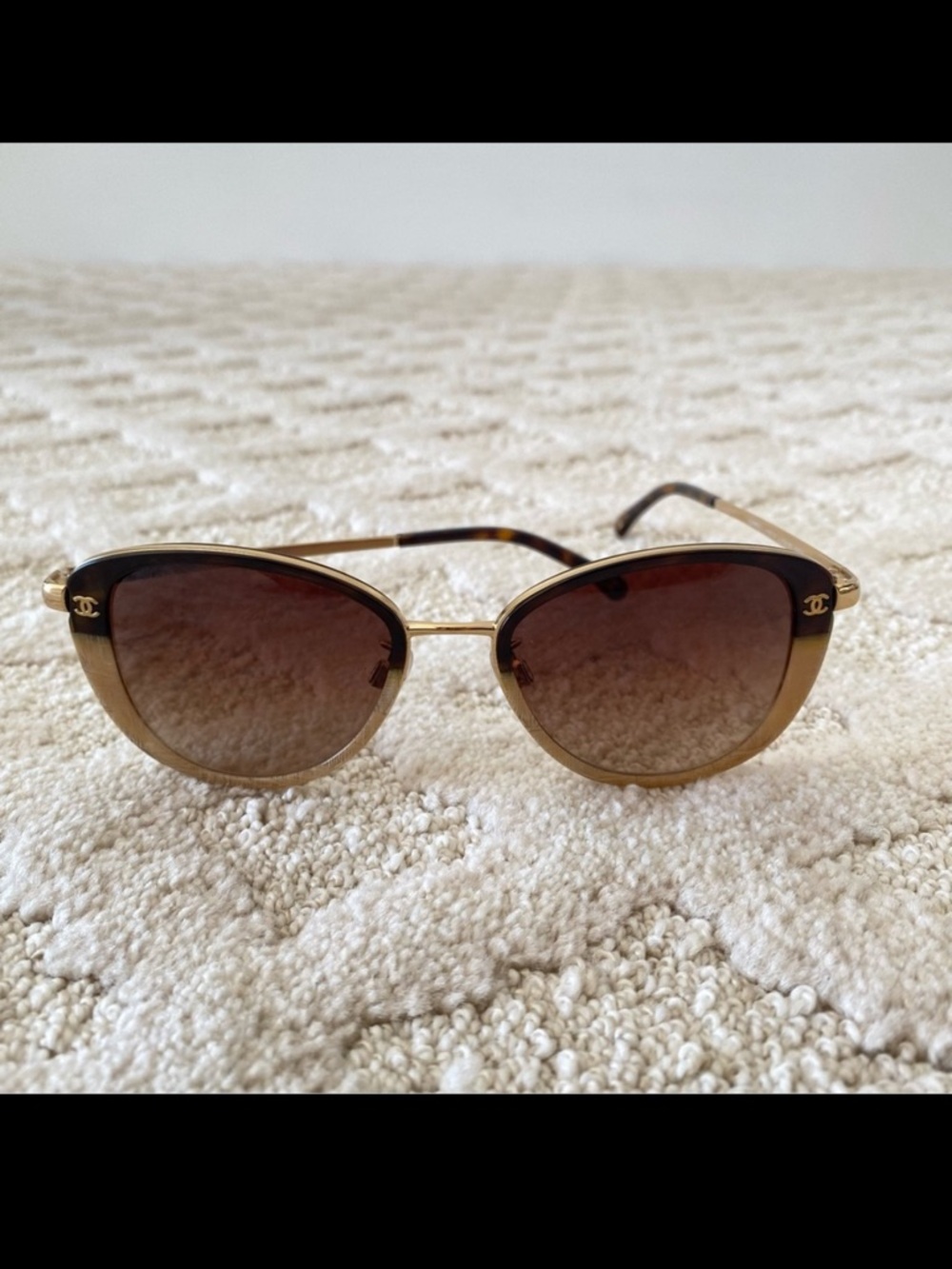 🐈CHANEL Cat eye Two-Tone Brown and Gold Sunglasses